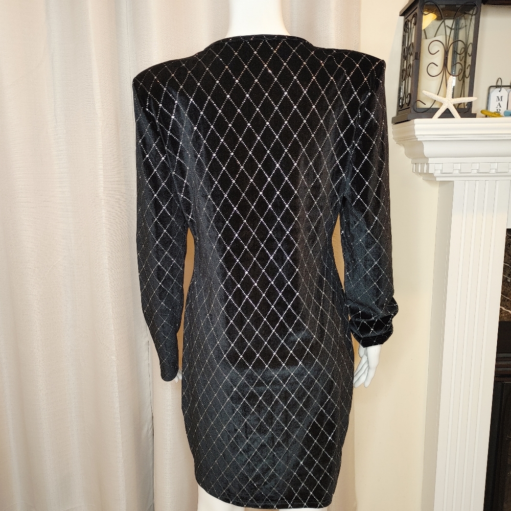 HIDEERPPY Mesh Insert Plaid Glitter/ Rhinestone Velvet Dress, Black Large - Picture 6 of 9